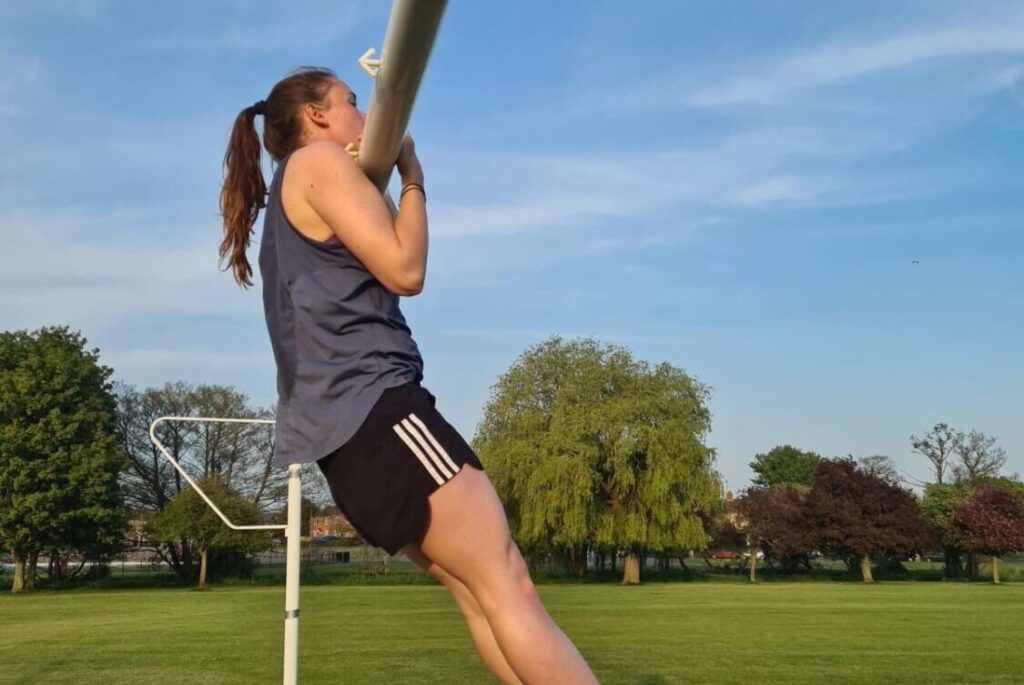 Goal post pull-ups