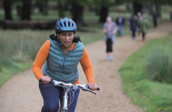 Women cycling in Hampshire and the Isle of Wight